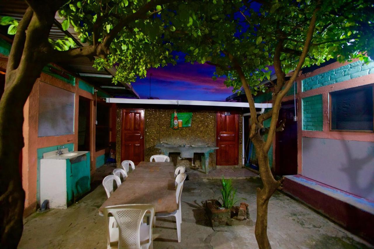 Hostal Los Chamos Сан Хуан дел Сур Екстериор снимка