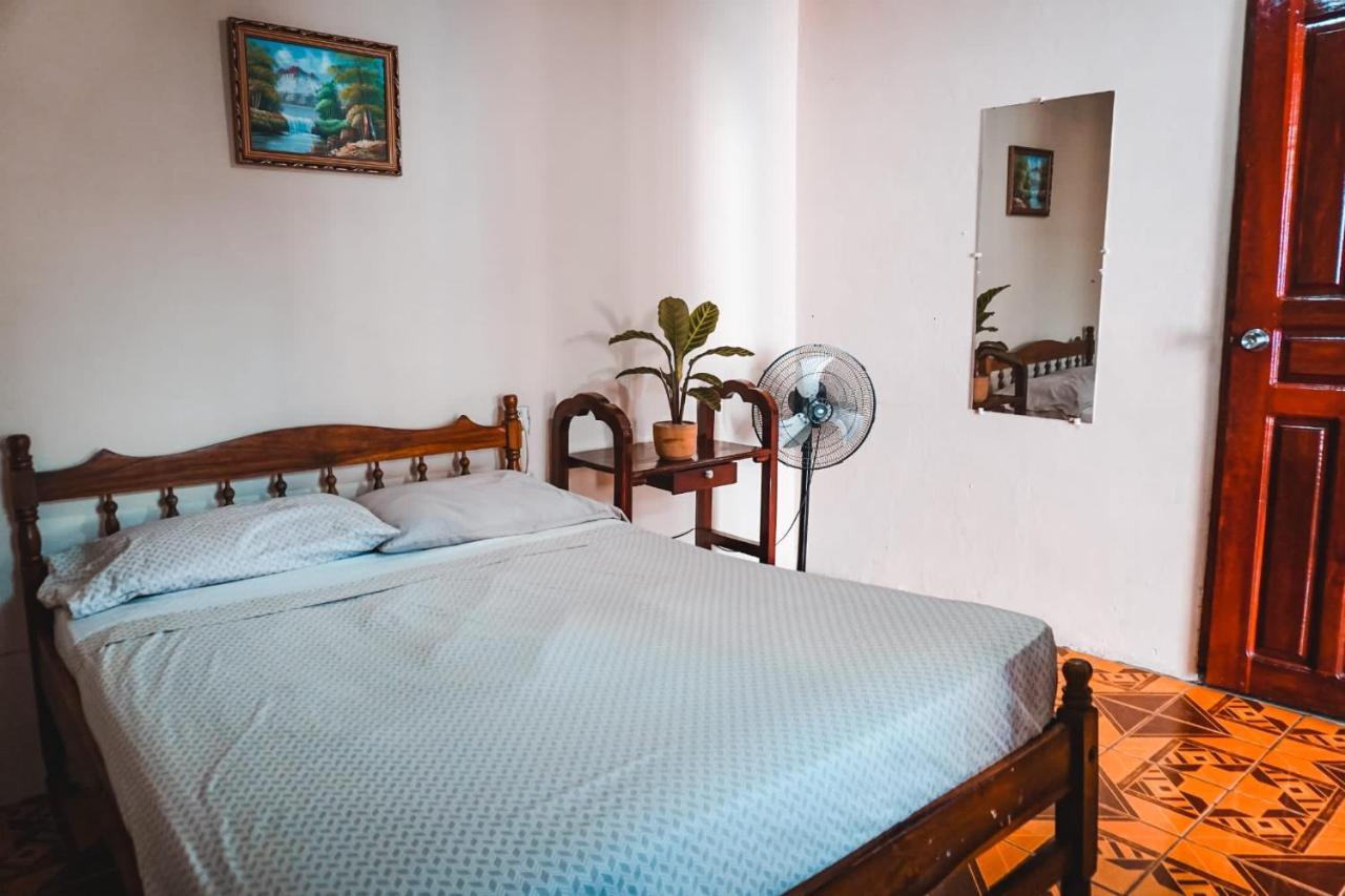 Hostal Los Chamos Сан Хуан дел Сур Екстериор снимка